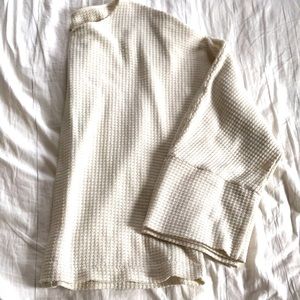 Wide cut waffled top